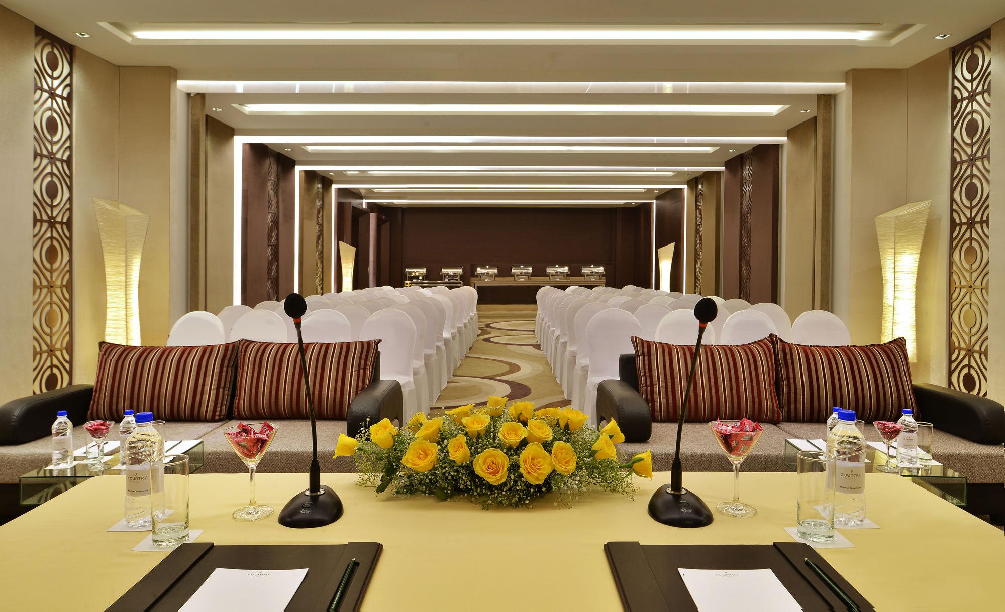 Country Inn & Suites By Radisson, Bengaluru Hebbal Road Экстерьер фото